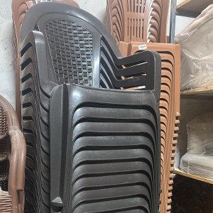 كرسي بلاستيك مع يد ARM